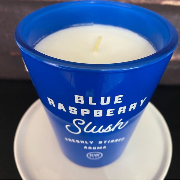 DW Home Blue Raspberry Slush Candle - Picture 9 of 10